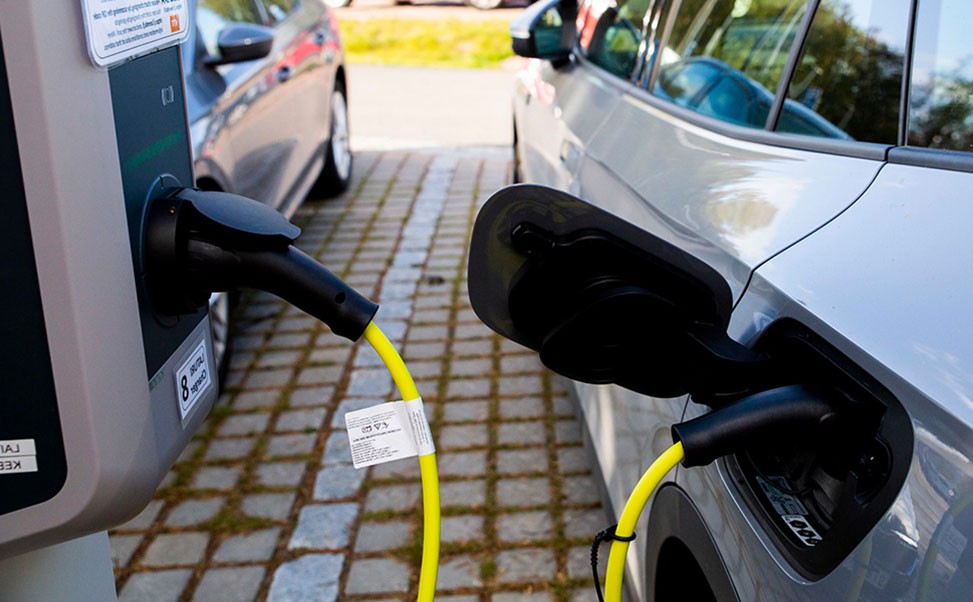 研究新能源充電樁的商業發展潛力