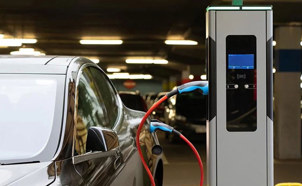 公交站汽車充電樁的規?；瘮U張：驅動可持續交通的核心力量